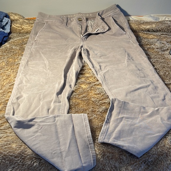 American Eagle Capris - Picture 3 of 4